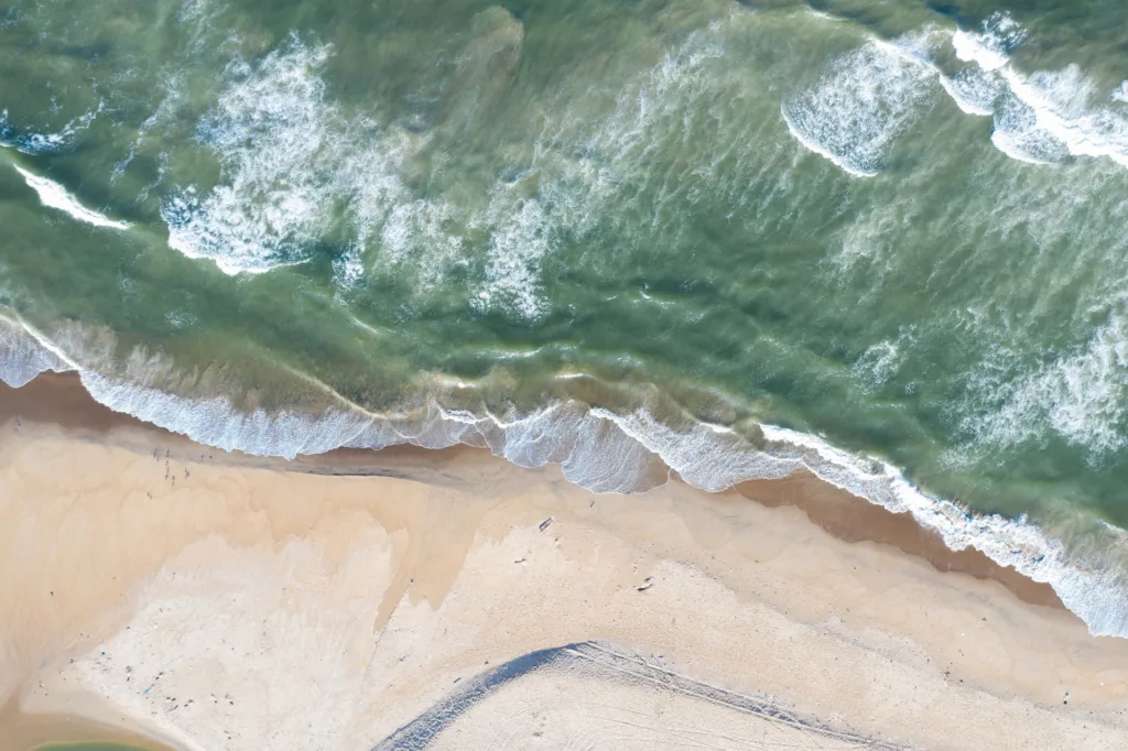 Strand mit der Drohne aufgenommen